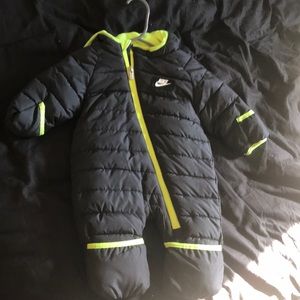 Nike snowsuit size 3-6 months
